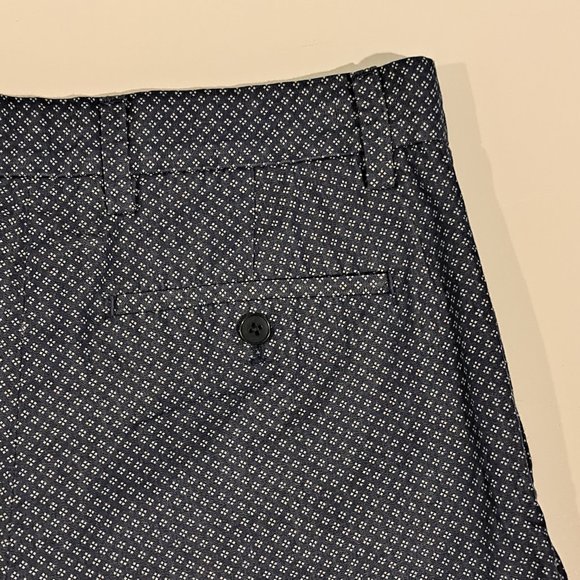 Banana Republic Men's 30"x9" Aiden Short - Picture 7 of 14